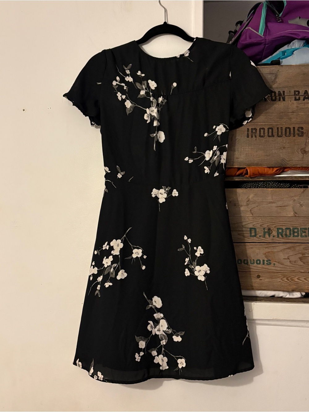 Dynamite Black Floral Wrap Short Sleeve Mini Dress Size Small - Picture 5 of 5